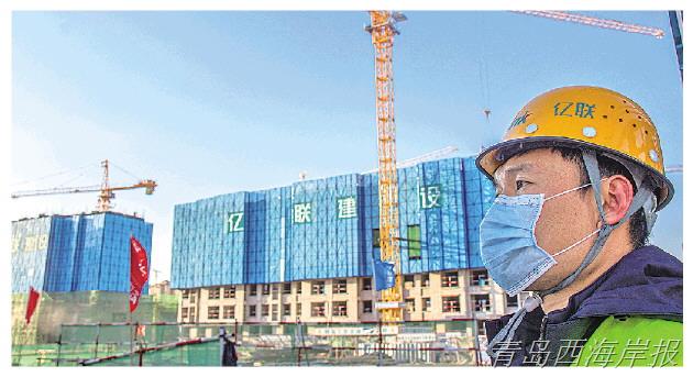 建设中的西海岸文化大厦。□张帆 摄